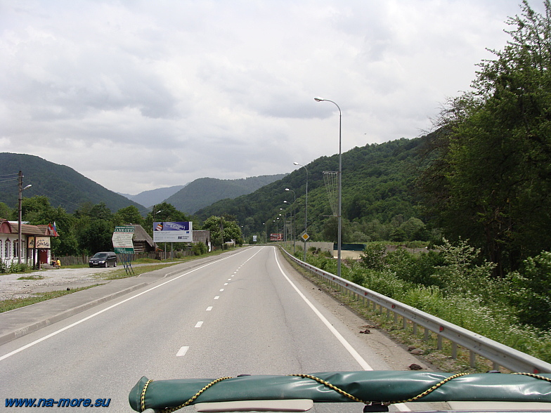 Краснополянское шоссе на подъезде к подъёмнику Альпика-Сервис.