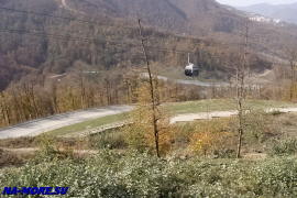 Канатная дорога и шоссе к олимпийским объектам в горах Красной Поляны